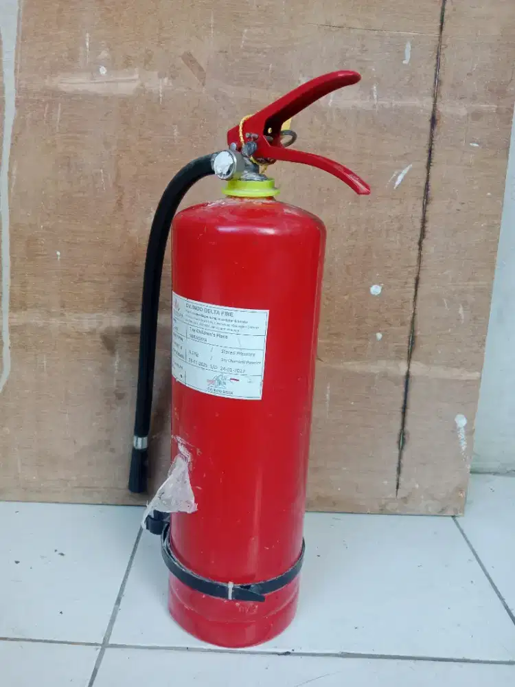 Apar 3 kg bekas