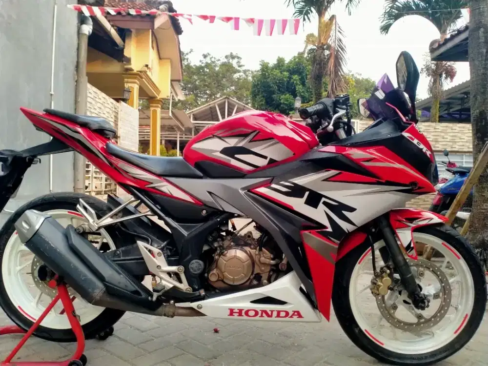 Honda CBR facelift lengkap sehat mesin segel kterangan detail dibawah