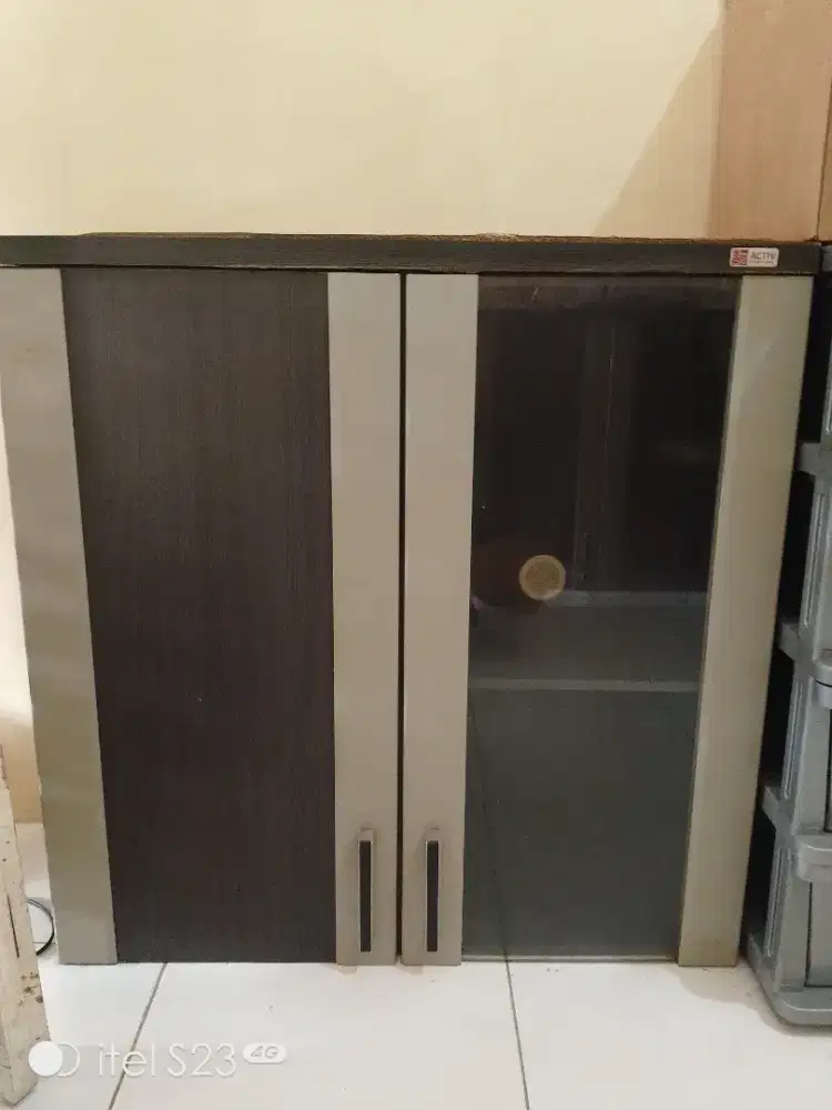 kitchen set minimalis ada kacanya 3 baris dan 2 baris l
