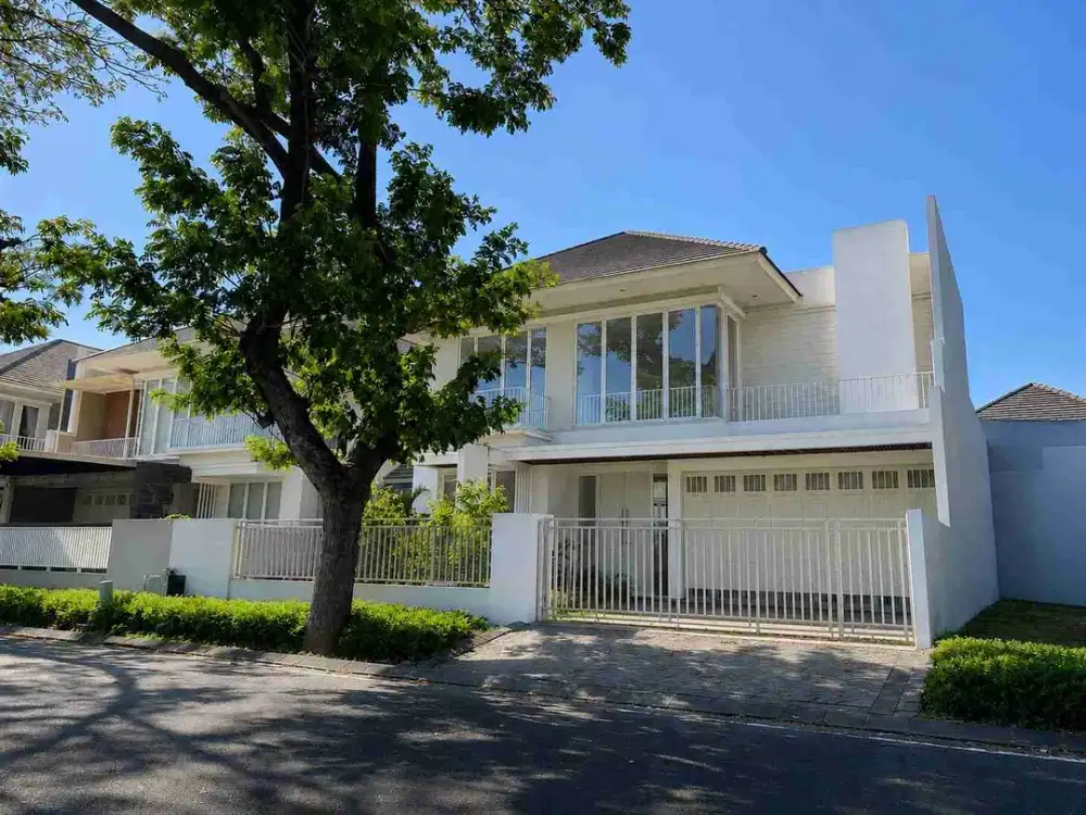 RUMAH MAINROAD ROYAL RESIDENCE HADAP SELATAN GARASI 2 CARPORT 2 ROW JALAN 4 MOBIL
