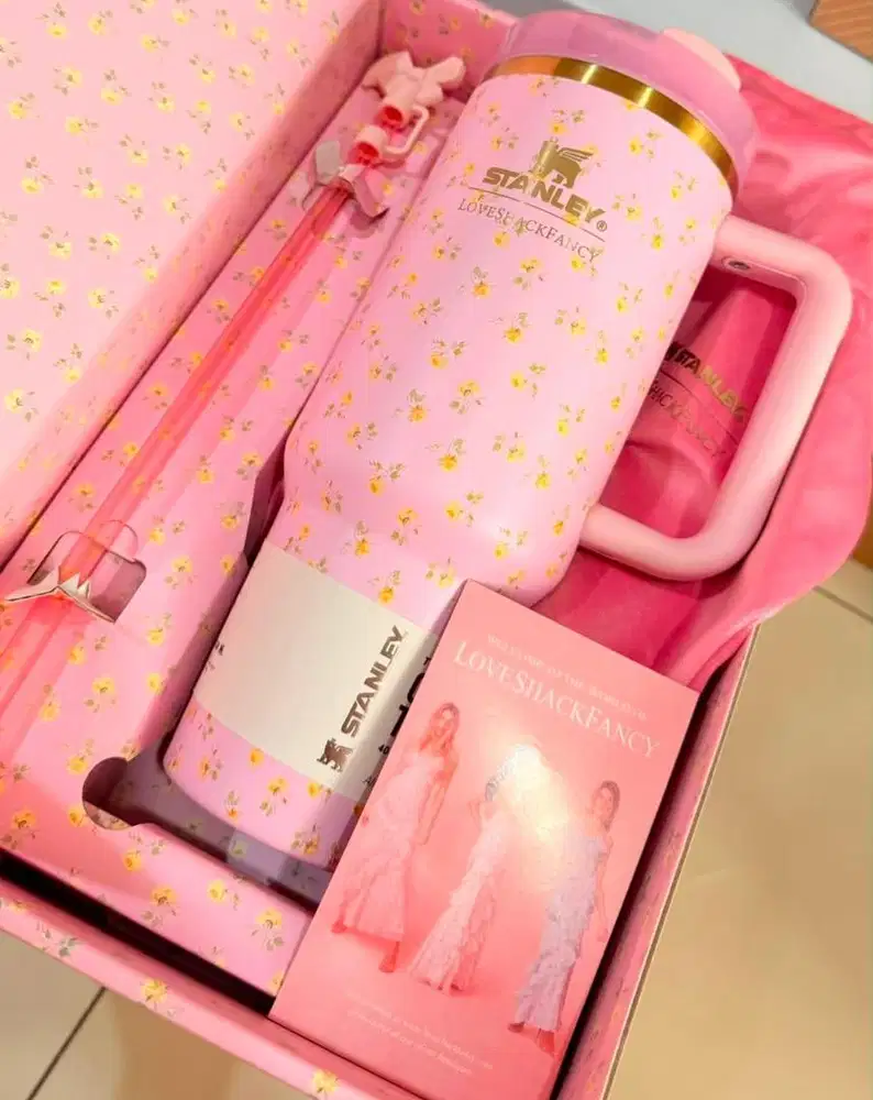 Tumbler stainley loveshackfancy 100% ori, hadiah kantor.