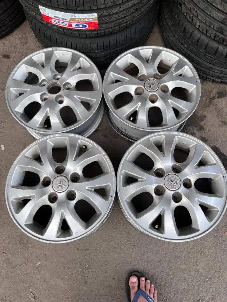 Velg original OEM Innova V ring 15 pcd 5x114,3 4pcs