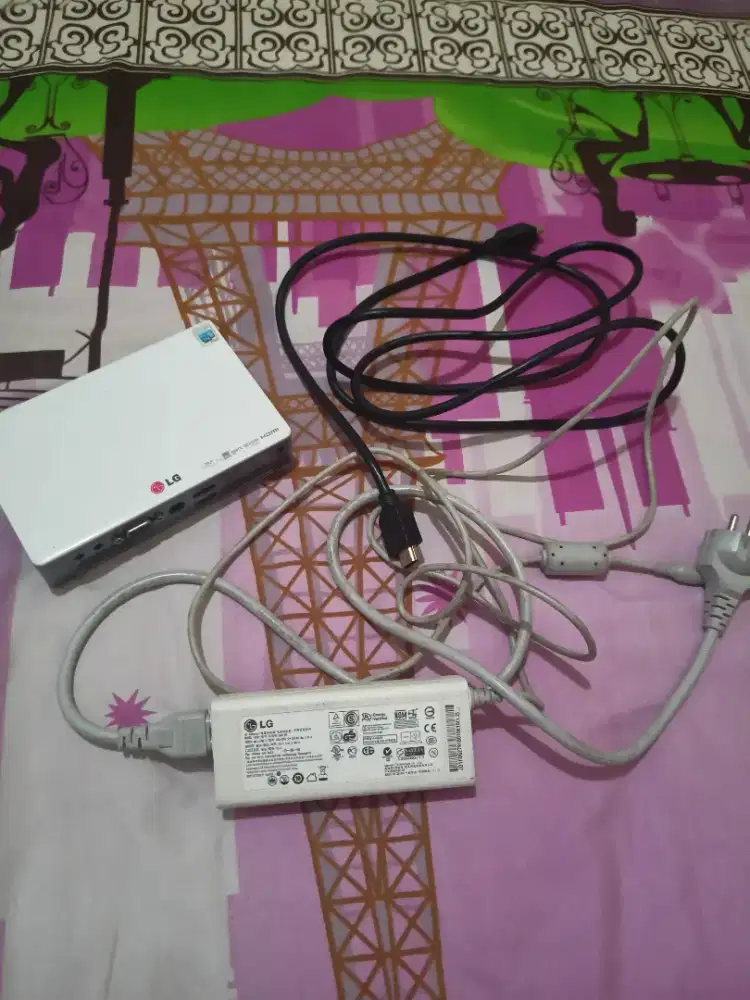 Proyektor mini LG