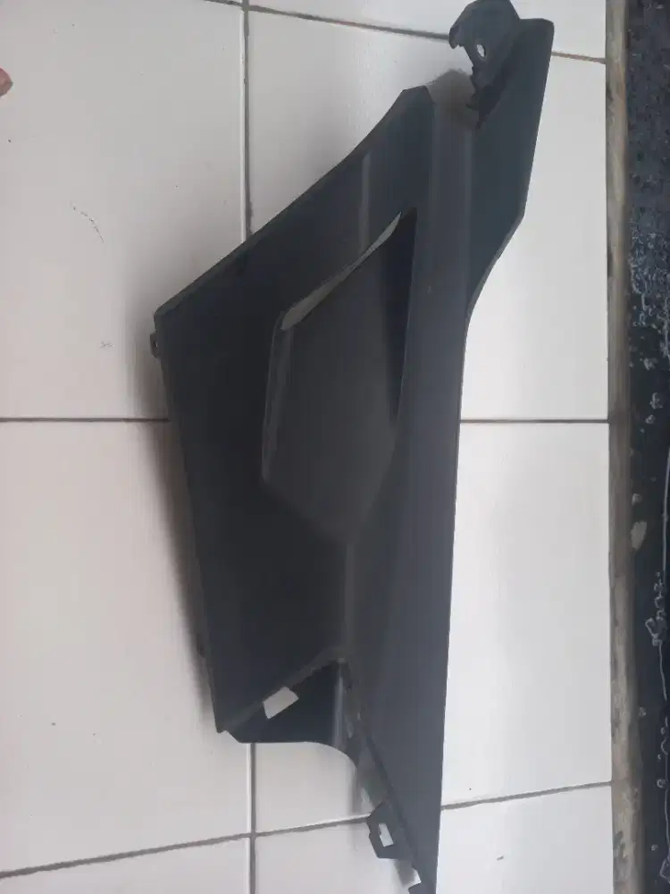 Cover bawah tengah kanan Vario 160