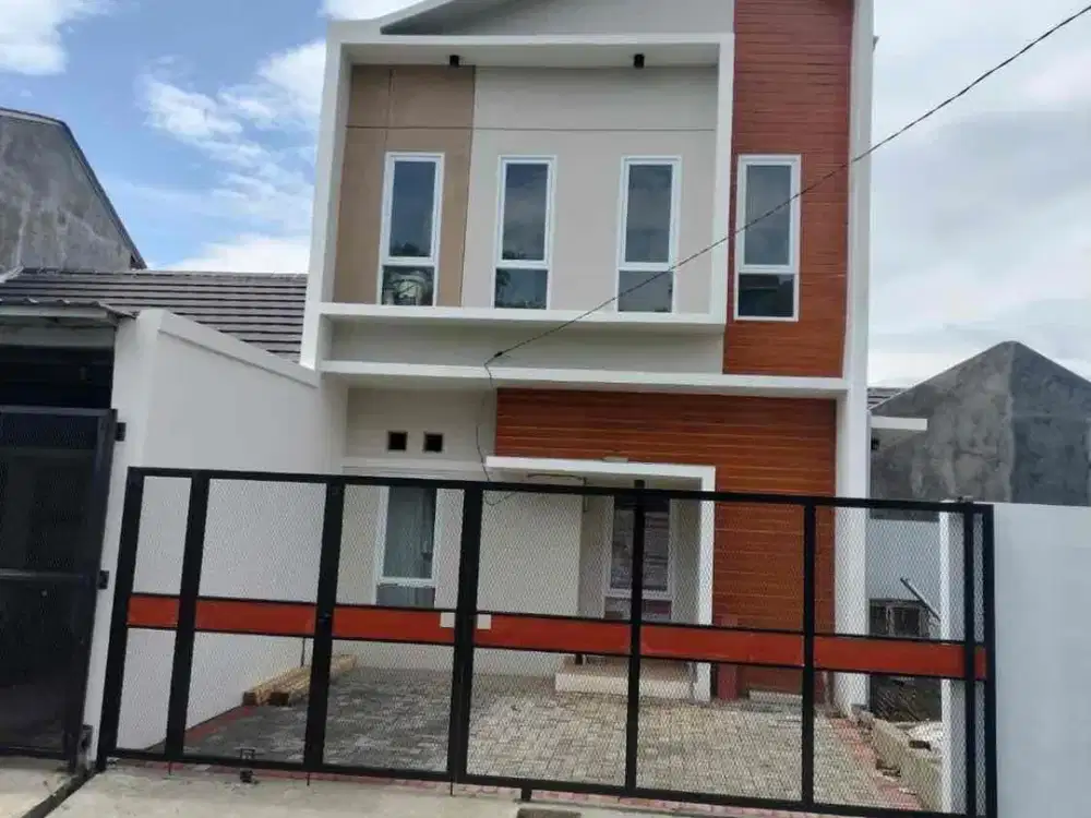 FOR SALE
RUMAH TAMAN KOPO KETAPANG

LT 167
LB 96
KT 3
KM 2
Listrik  1200 watt
Air Pdam 
2 lantai
SHM
CARPORT 2

hrg 1,2 M nego

YS-LN