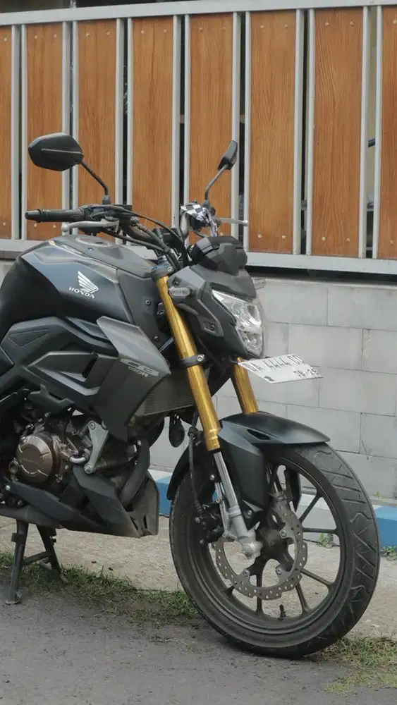 JUAL HONDA CB150R STREETFIRE – LOW KM, SIAP PAKAI
