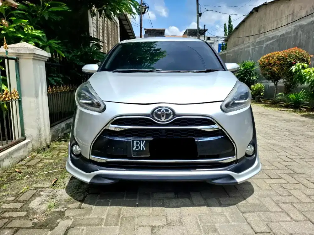 Dp 15jt Sienta Q Cvt Matic Silver 2016 / 2017