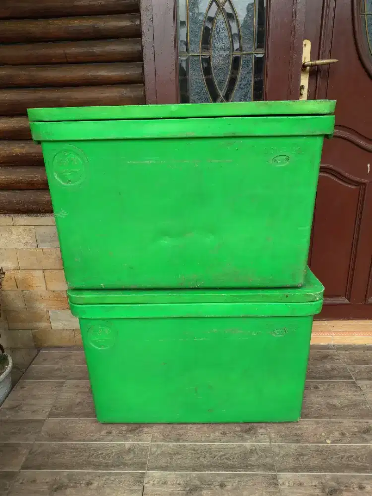 Dijual 2 box fiber ikan ukuran 150 liter