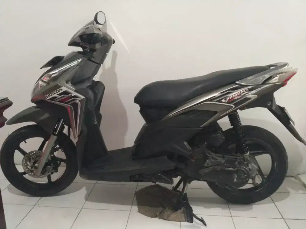 Honda vario techno 2010. Motor sehat halus  dan padat ga berasap.