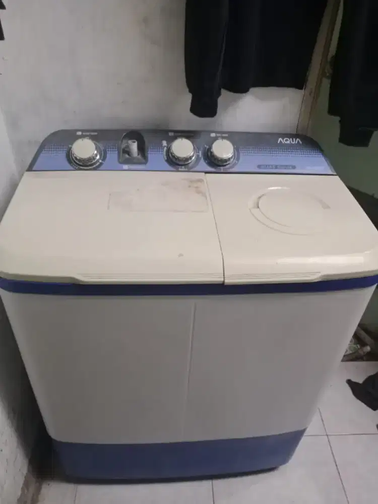 Mesin cuci 2 tabung merk aqua