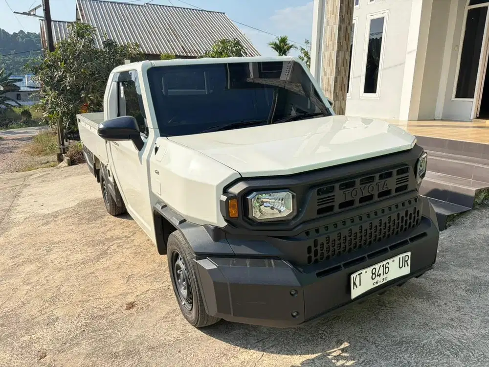 Toyota Hilux Rangga 2.4 MT 2024 (SOLAR)