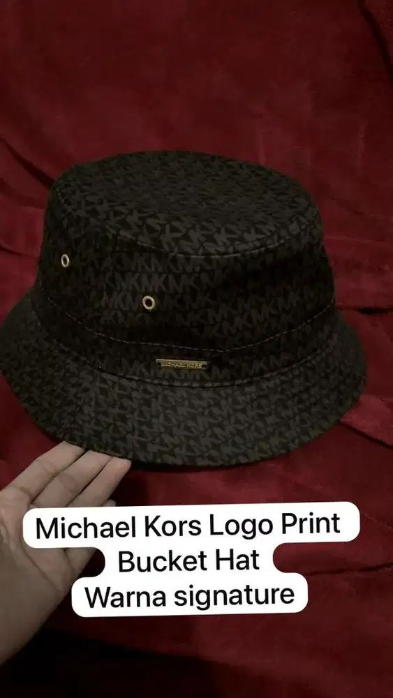 Michael kors logo print bucket hat