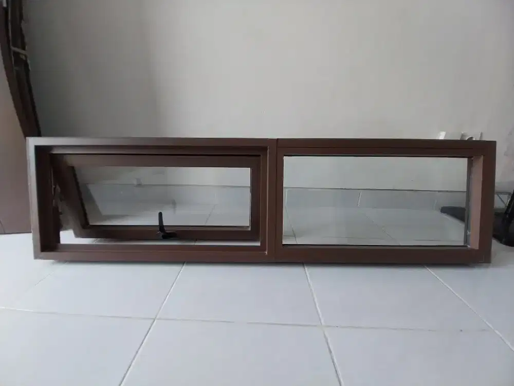 Jendela Alumunium Type Swing 1 Daun