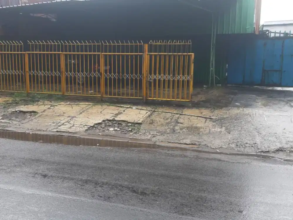 Dijual murah dan disewakan lahan dan gudang ex workshop di pinggir jalan raya duren sawit jakarta timur