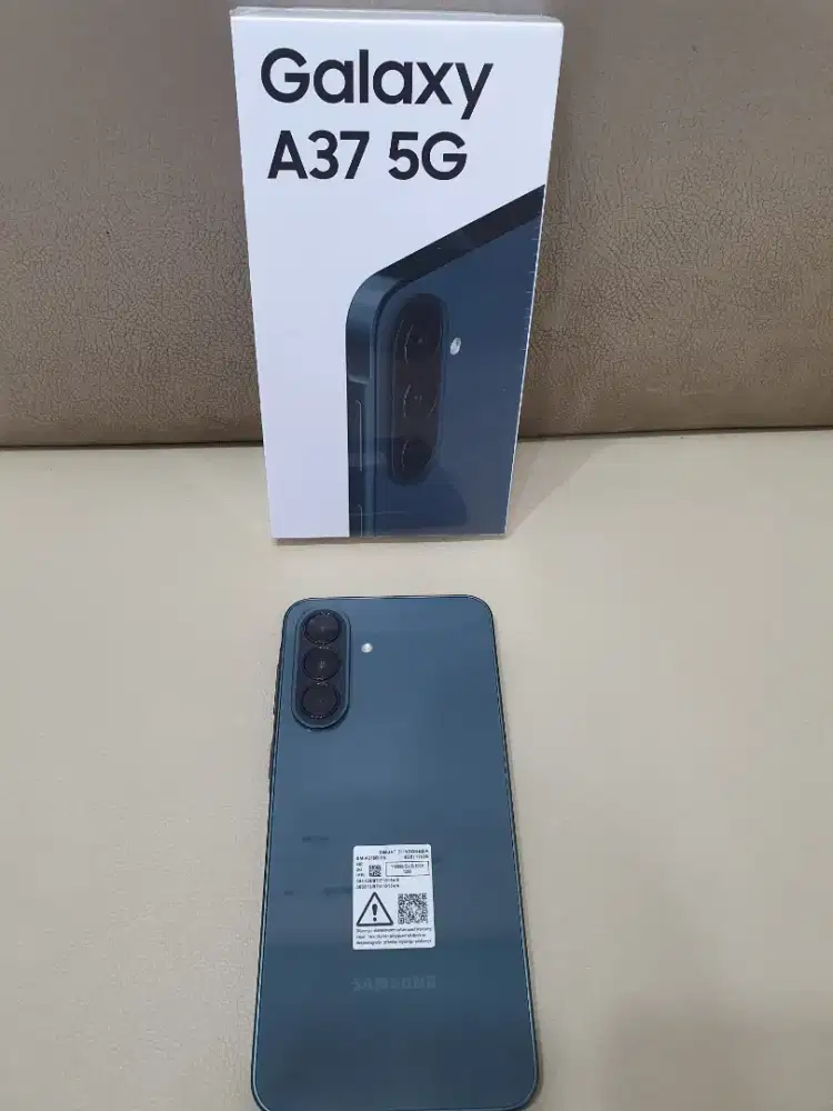 Samsung a37 5g 8/128gb like new