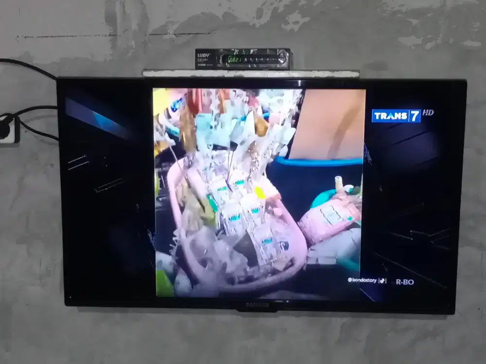 TV LED SANKEN 32in