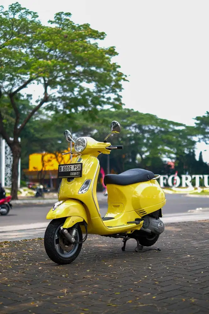 PIAGIO VESPA MATIC LX 150 3VIE TAHUN 2013