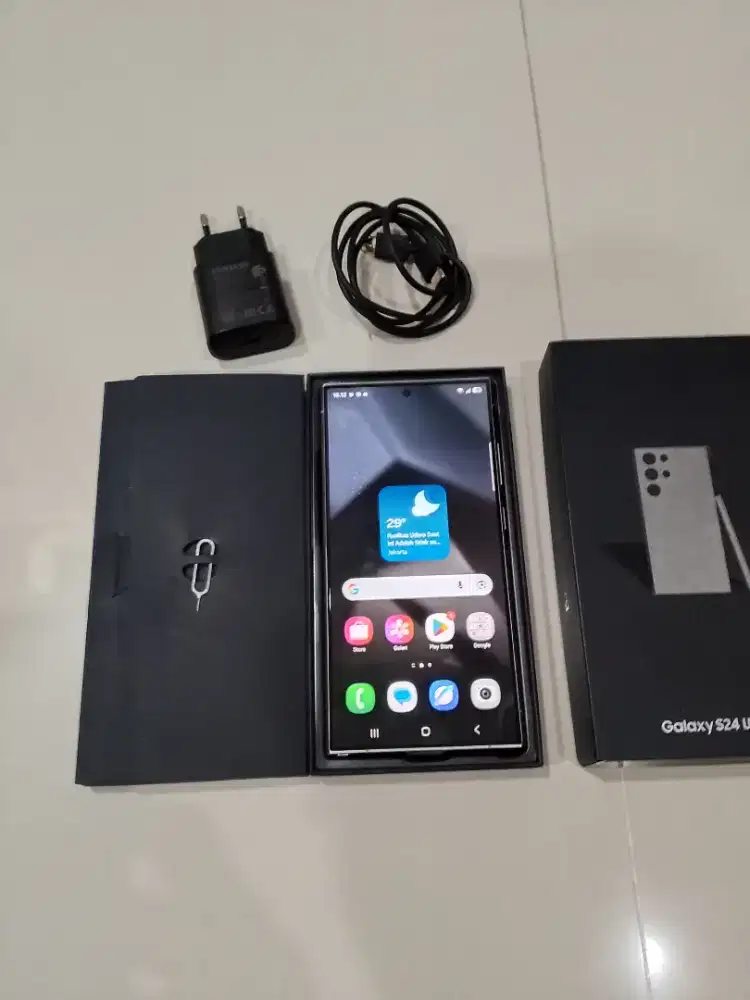 Samsung S24 Ultra Titanium Gray 12gb/1 Tera mulus istimewa