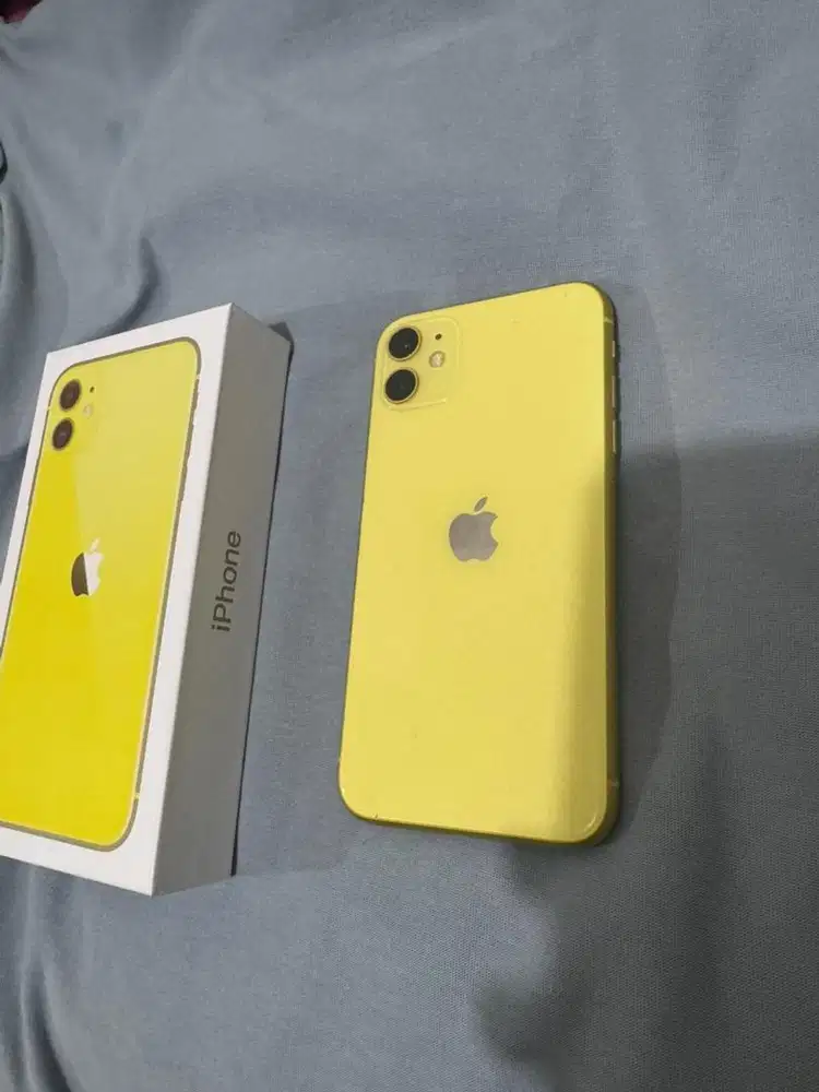 Iphone 11 128gb sesuai keterangan dan bonus