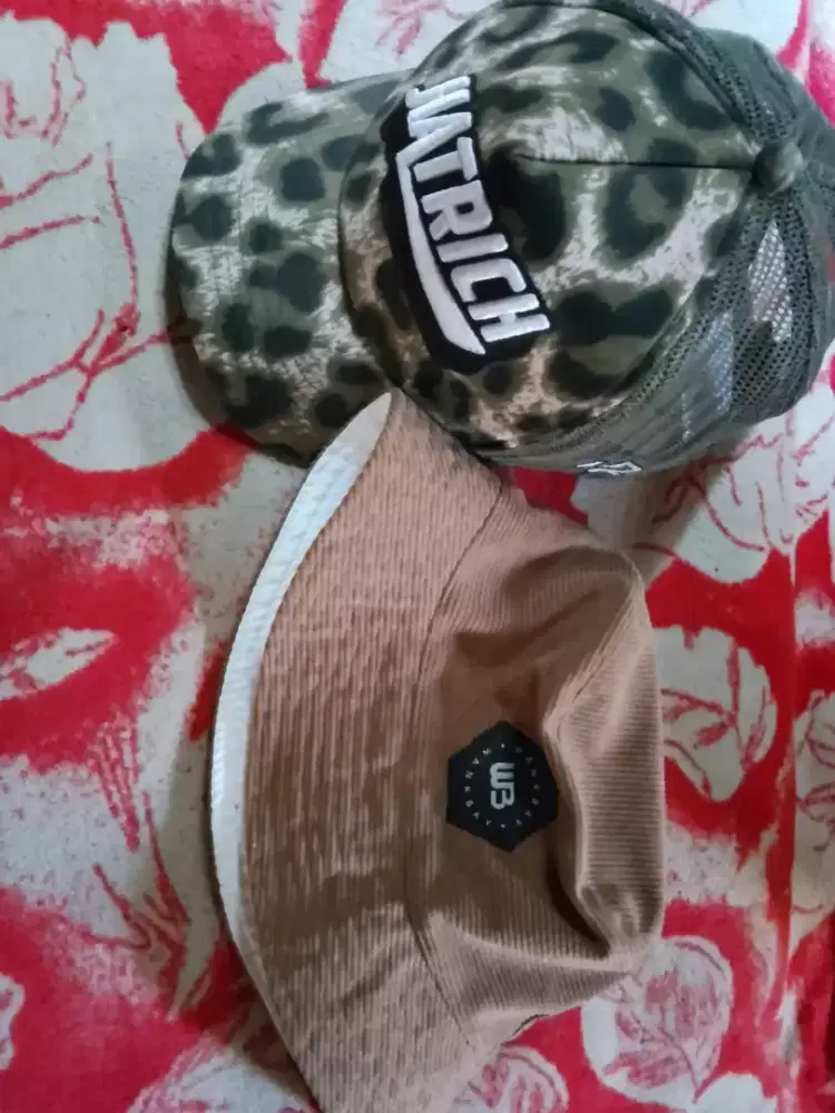 Topi/Bucket Jual Keduanya Nego