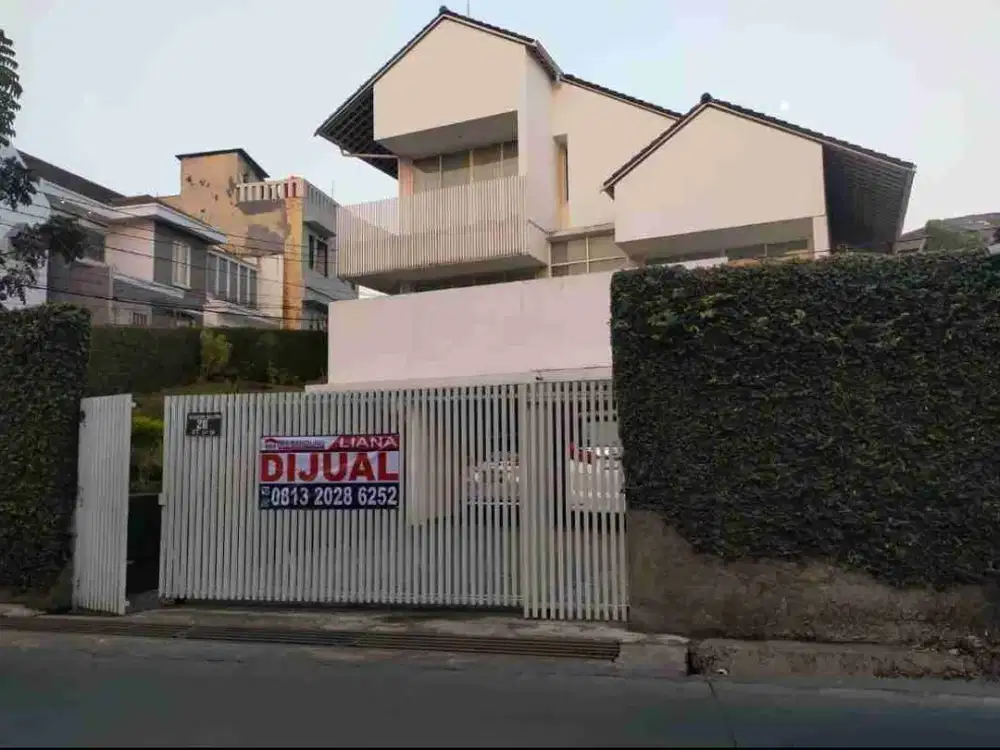 Rumah Lux 2lantai hoek, Mainroad di cigadung selatan,