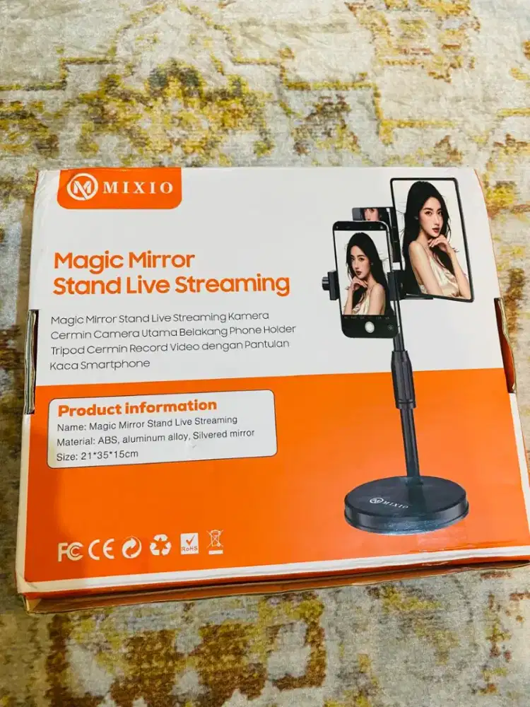 Magic Mirror Stand Live Streaming