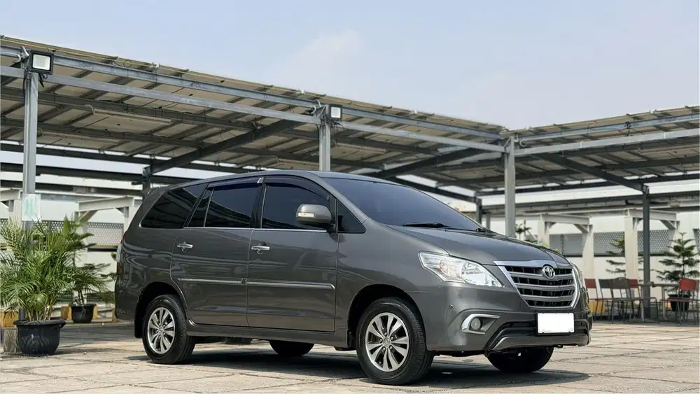 Innova V 2.0 AT NIK 2015 Bensin Matic 2014