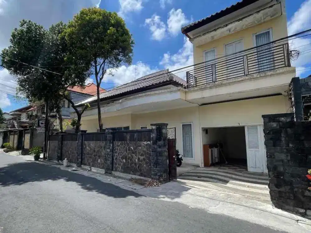 Di Jual Hunian Exclucive 2 Lantai
Jl. Pulau Ayu no.9, Kel. Dauh Puri
Kec. Denpasar Barat, Bali