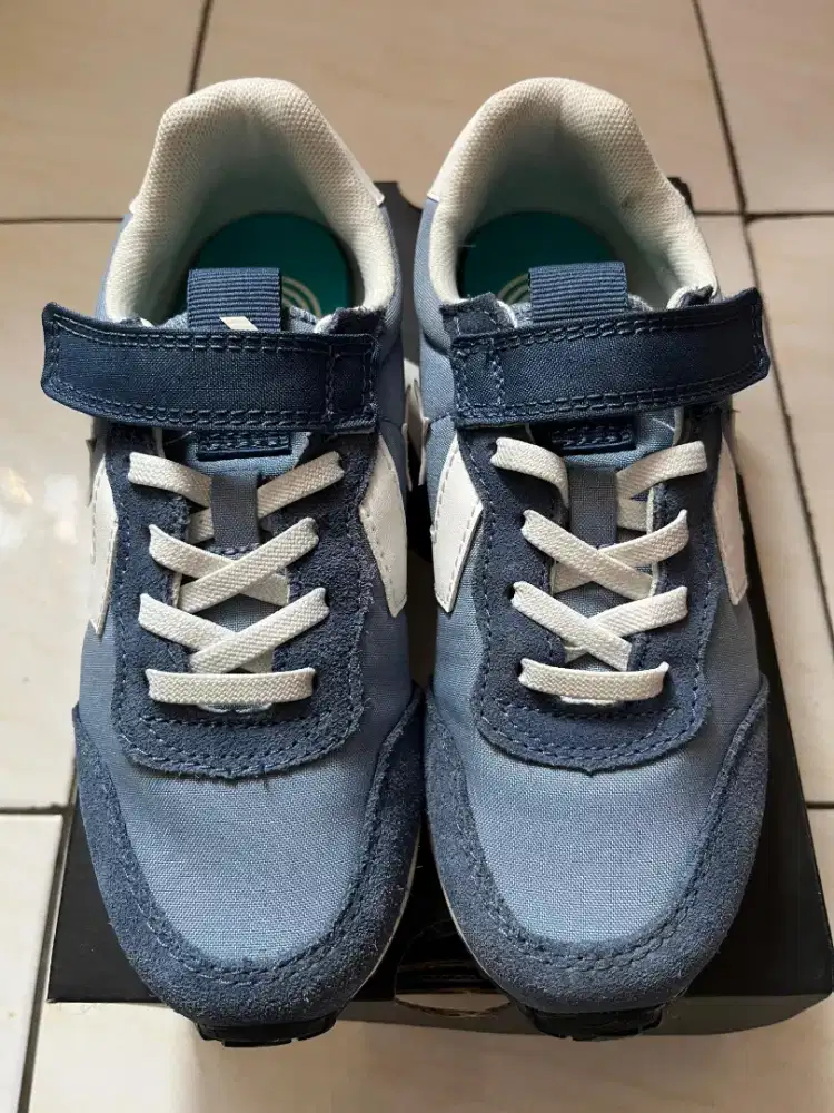 Sepatu converse anak original