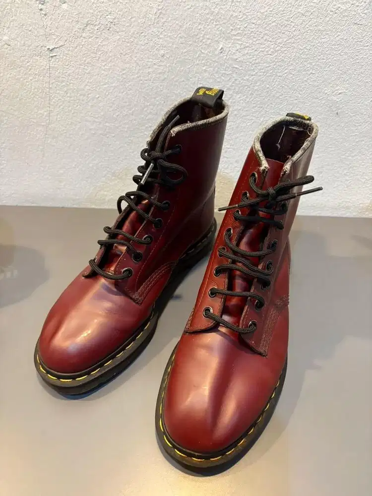 Sepatu Dr Martens Airways