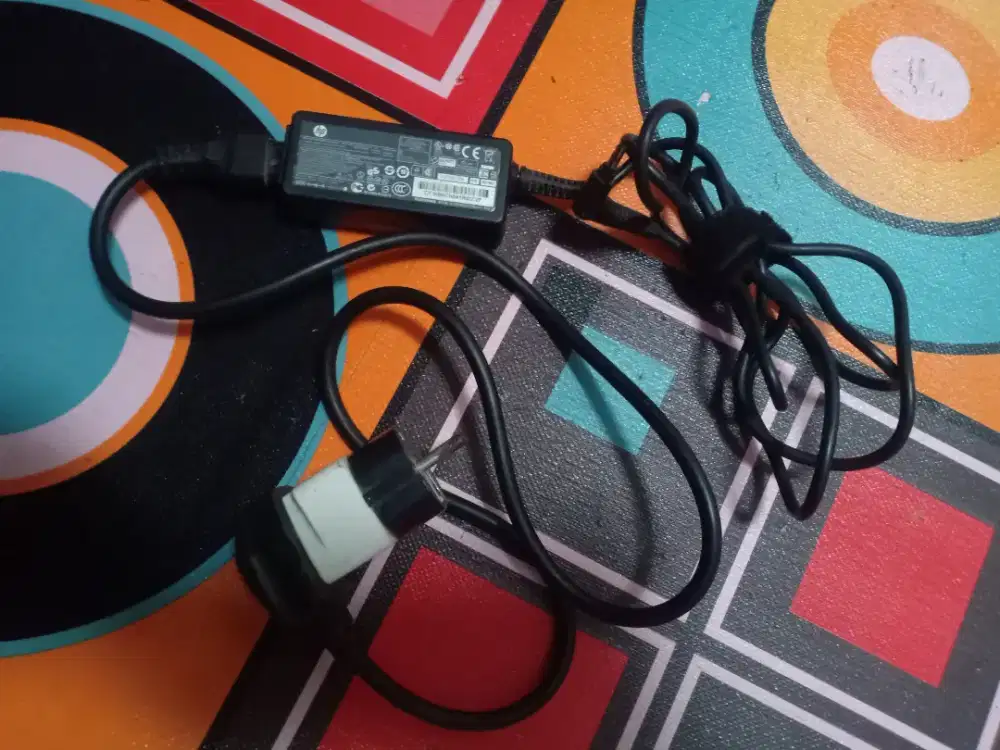 Charger laptop merk HP