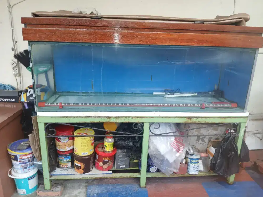 Aquarium dan Rak Besi
