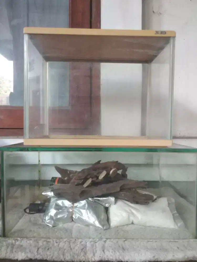 Aquarium kaca & Aquarium akrilik