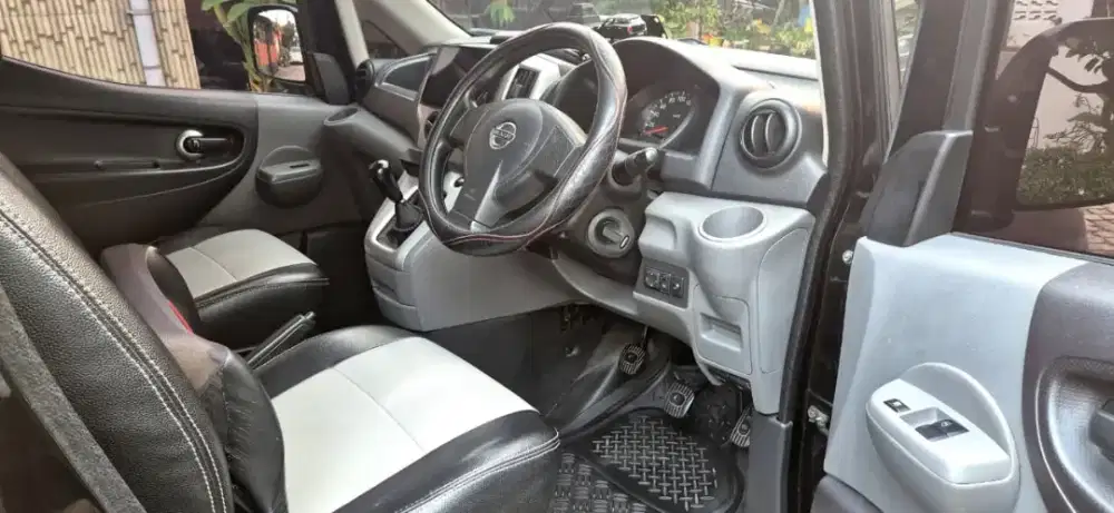 EVALIA XV MT 2012