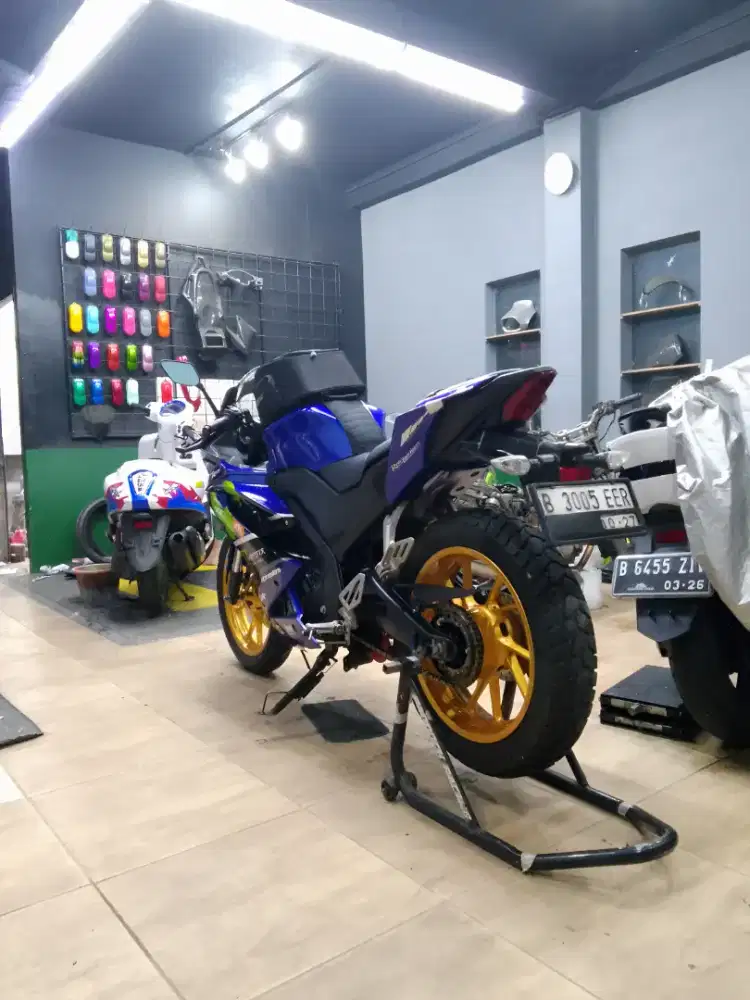 Yamaha R15 V3 almost brand new