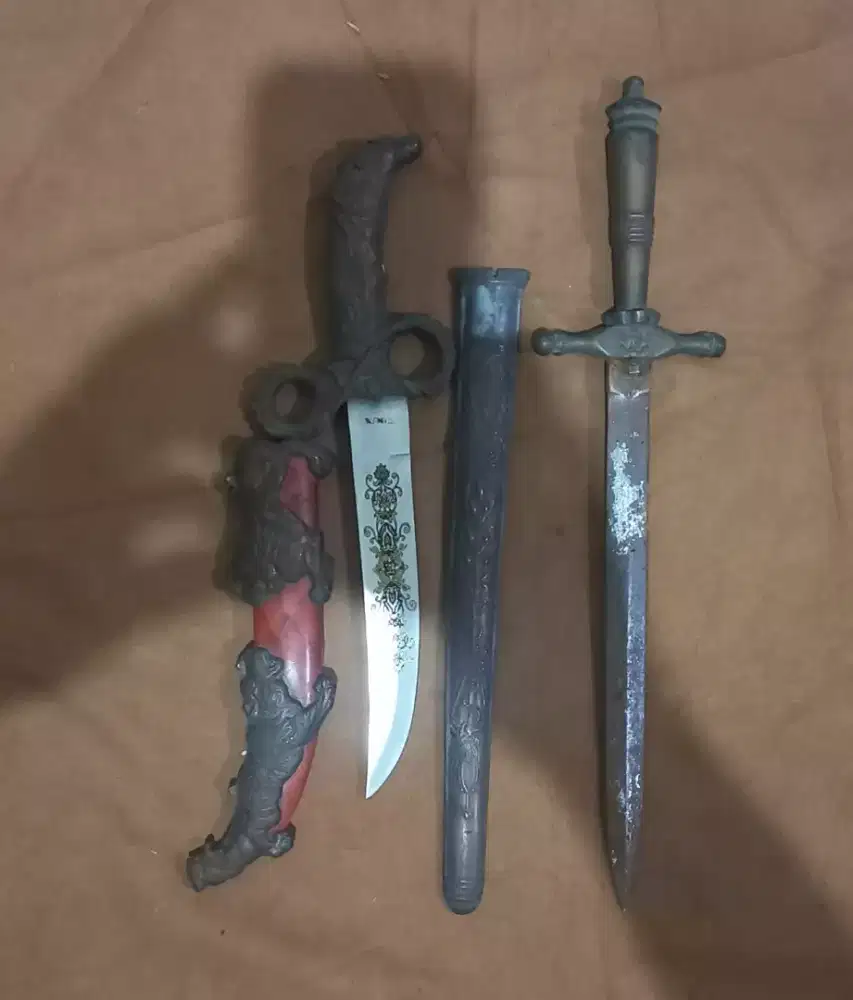 Pajangan antik jadil