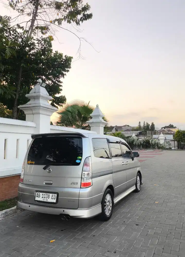 Dijual Nissan Serena C24 tipe Highway Star AUTECH th 2012 Automatic