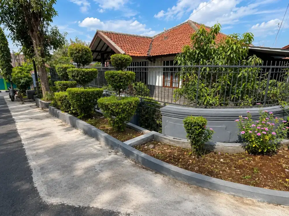 Rumah Lahan Luas Cocok Hunian Keluarga di Pasir Jati