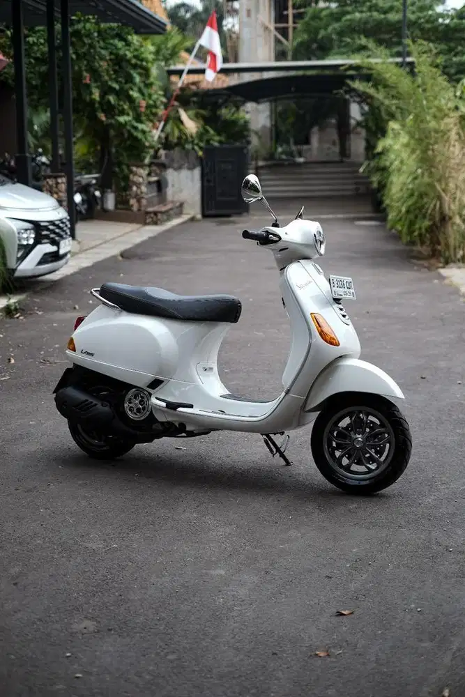 VESPA LX 125 IGET PUTIH MULUSS