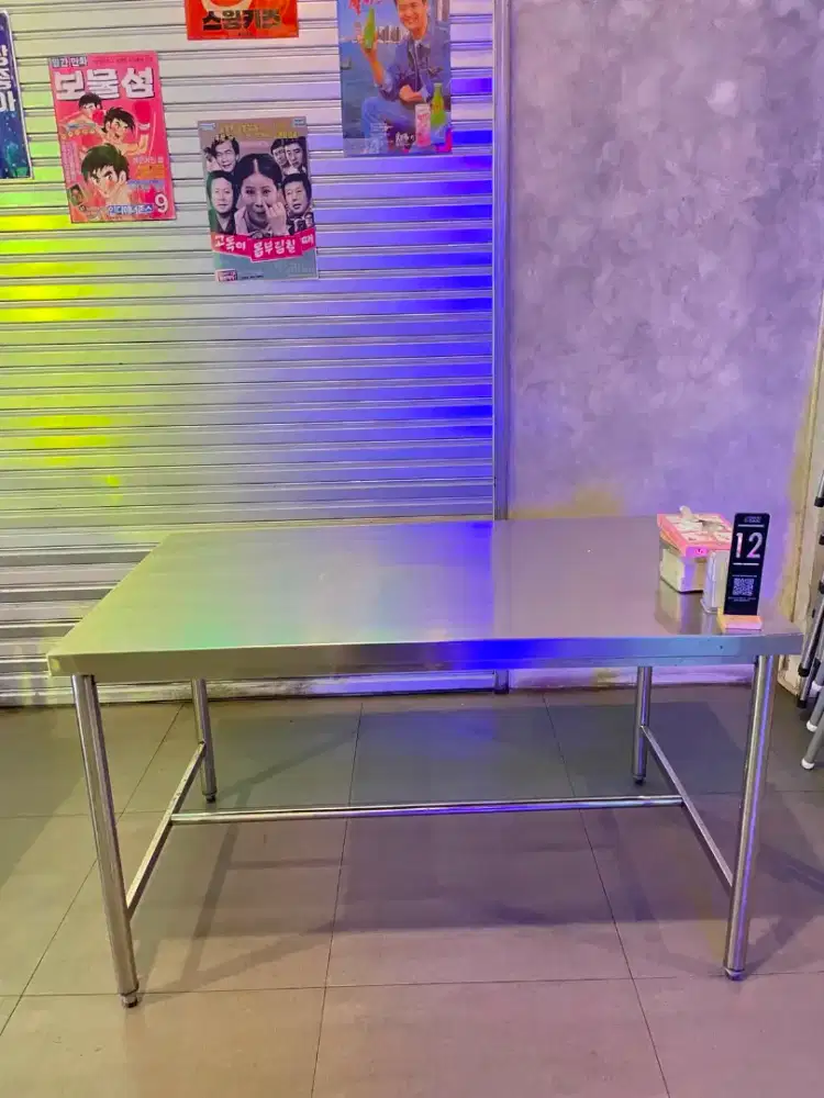 MEJA STENLIST KOKOH