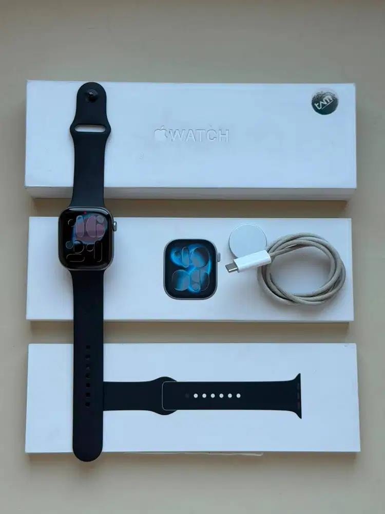 Apple Watch Series 11 46mm - Space Gray - Garansi On January 2027