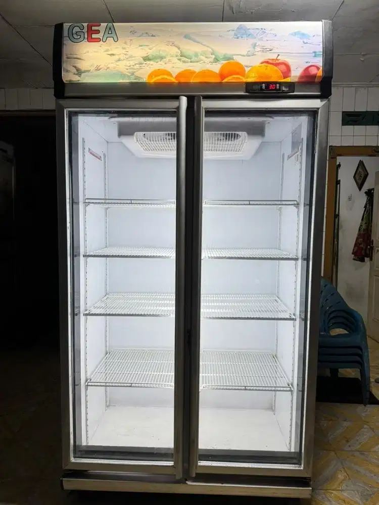 Showcase GEA 2pintu 800 Liter