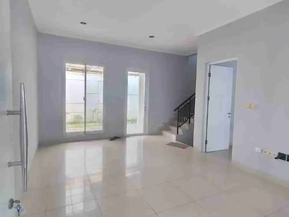 Disewakan Rumah 2 lt di Green Lake City 8 x 16 m2 di Cluster Australia ada 3+1 kt 3+1 km ada ac 4 unit, unfurnished, carport 2 mobil, survei ! Min sewa 2 th nego yuk!