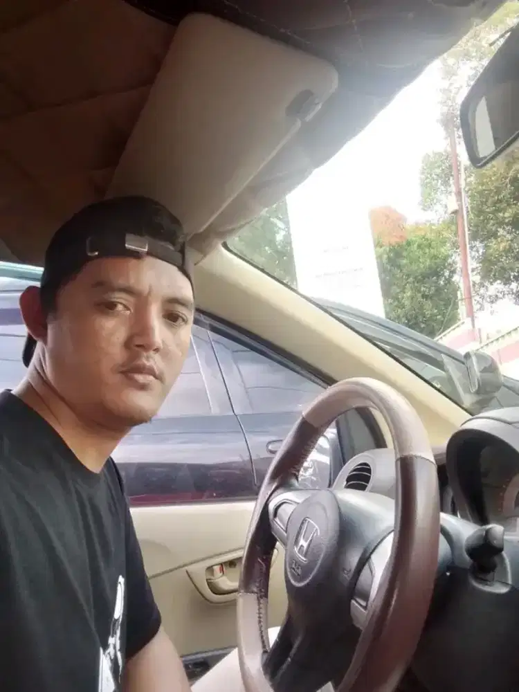 Jasa supir, menerima pelayanan dan dll.