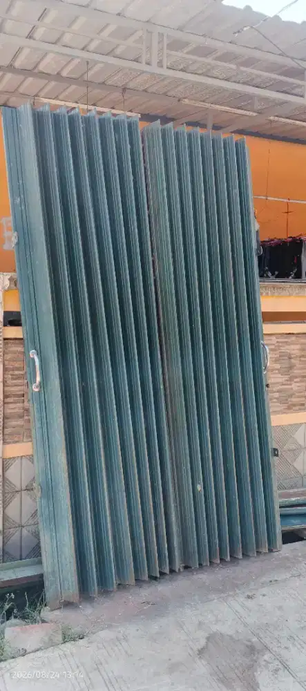 Folding gate bekas