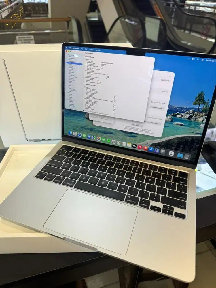 Macbook Air M2 13inch 8/256 Silver inter bh 85% lengkap