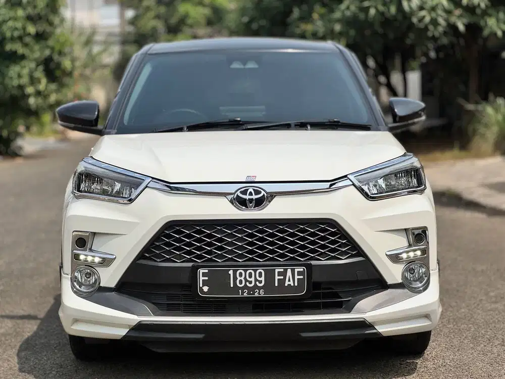 Raize 1.0 GR CVT TSS 2021 two tone Putih Metalik (Aha Gallery)