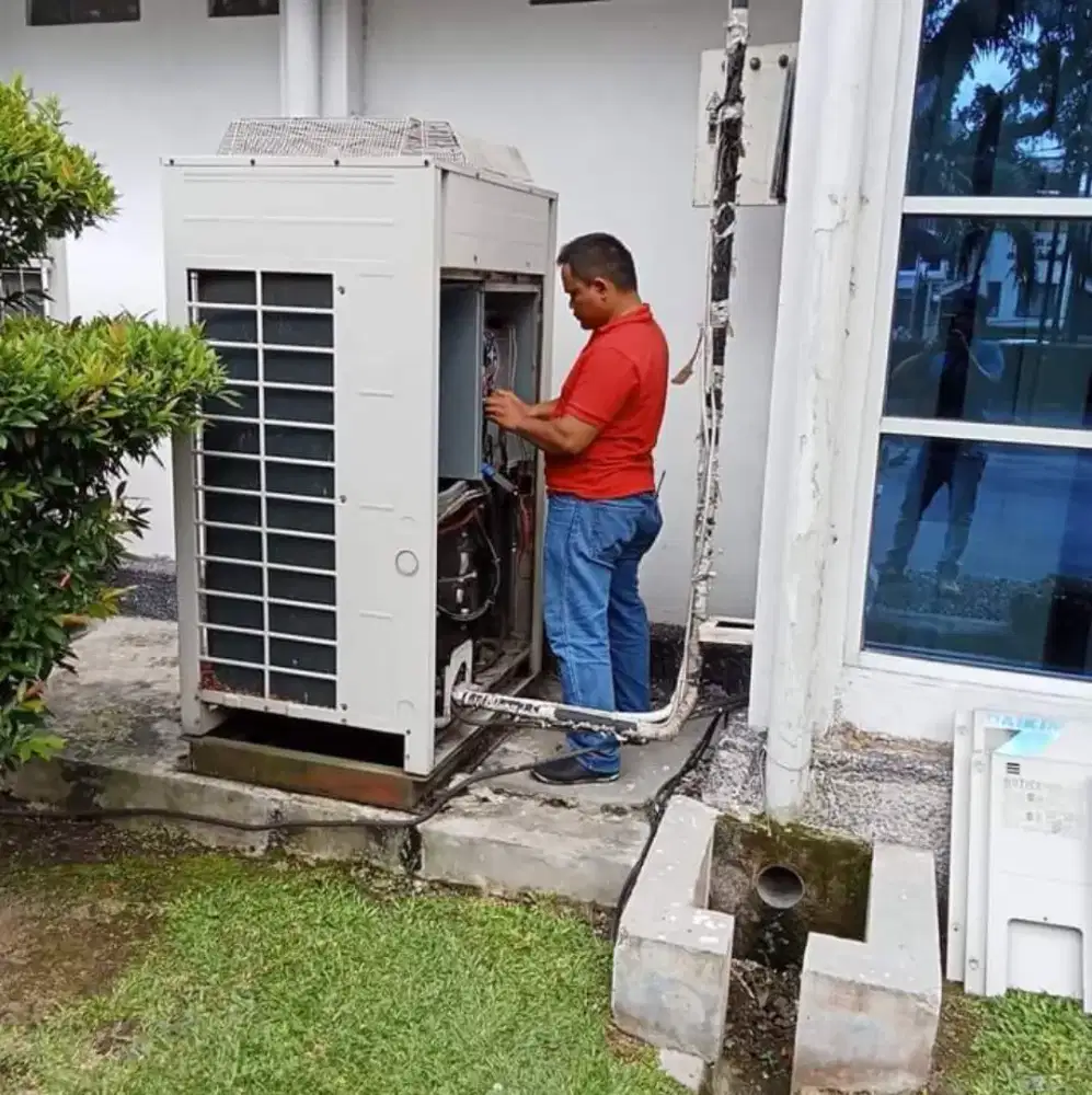 JASA SERVICE/CUCI AC MEDAN