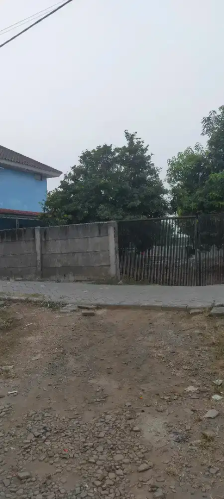 Dijual Rumah Pekarangan Luas dekat Kota Sutera dan Grand Batavia
