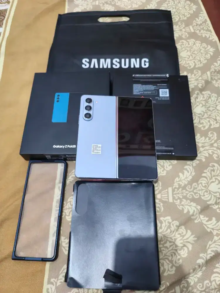 SAMSUNG Z FOLD 5 RAM 12/1TB
 RESMI SEIN 
FULL ORI
 MULUS 99%